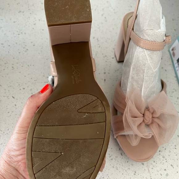 Life Stride Heels with Ankle Straps in True Blush size 8W - Picture 3 of 5
